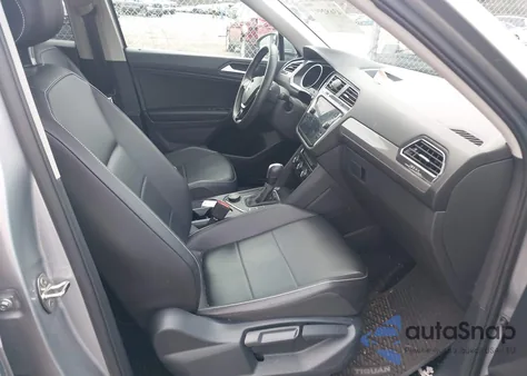 2021 Volkswagen Tiguan 2.0T Se/2.0T Se R-Line Black/2.0T Sel z USA, uszkodzony, nr VIN 3VV2B7AX8MM131978